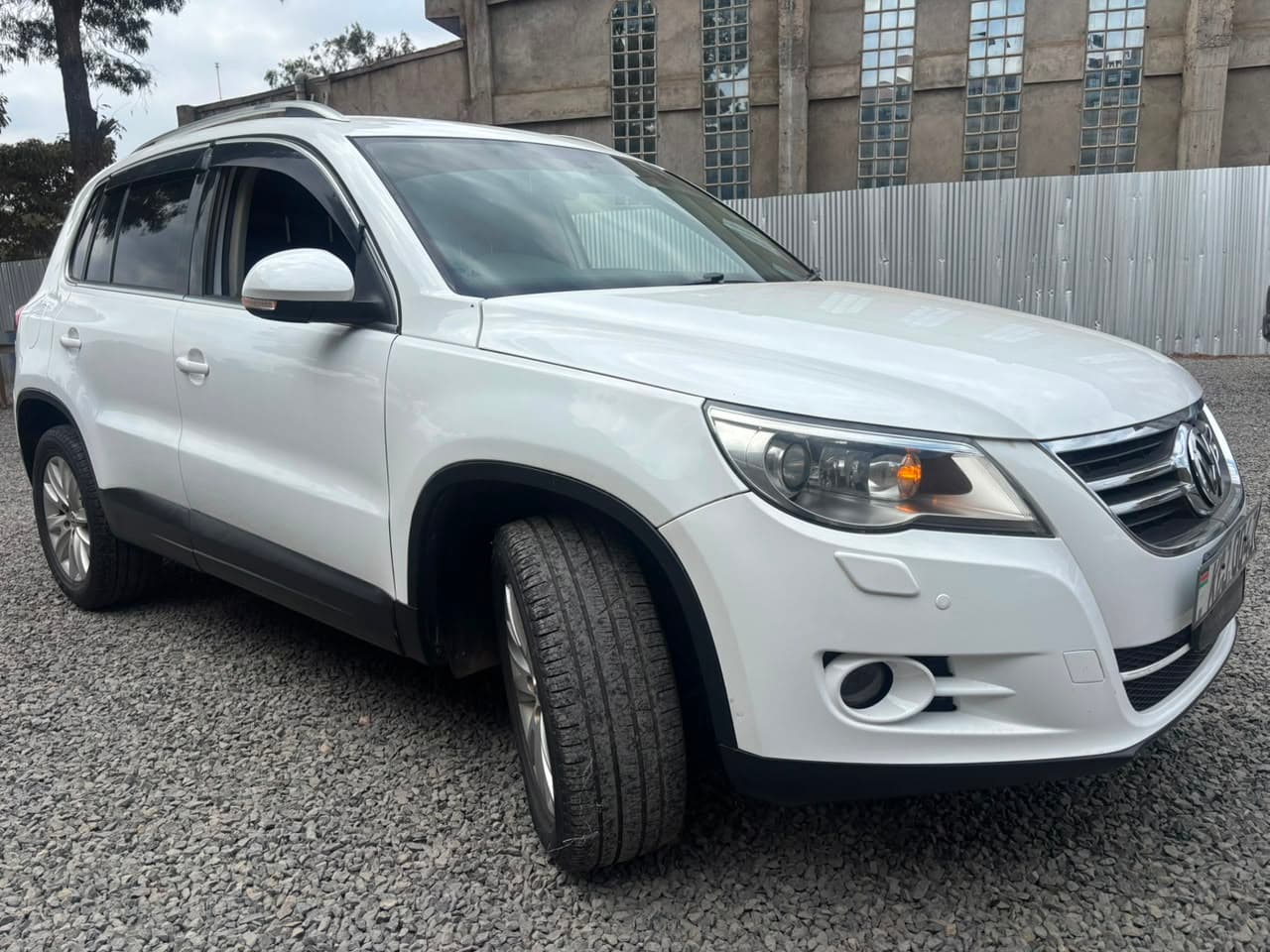 2010 Volkswagen TIGUAN