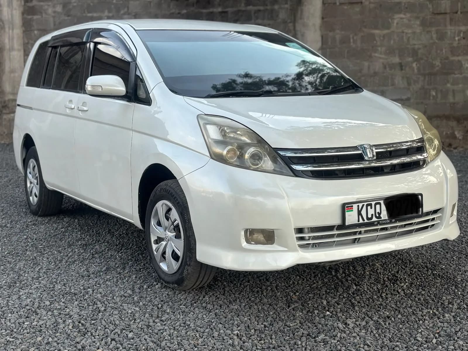 2012 Toyota Isis