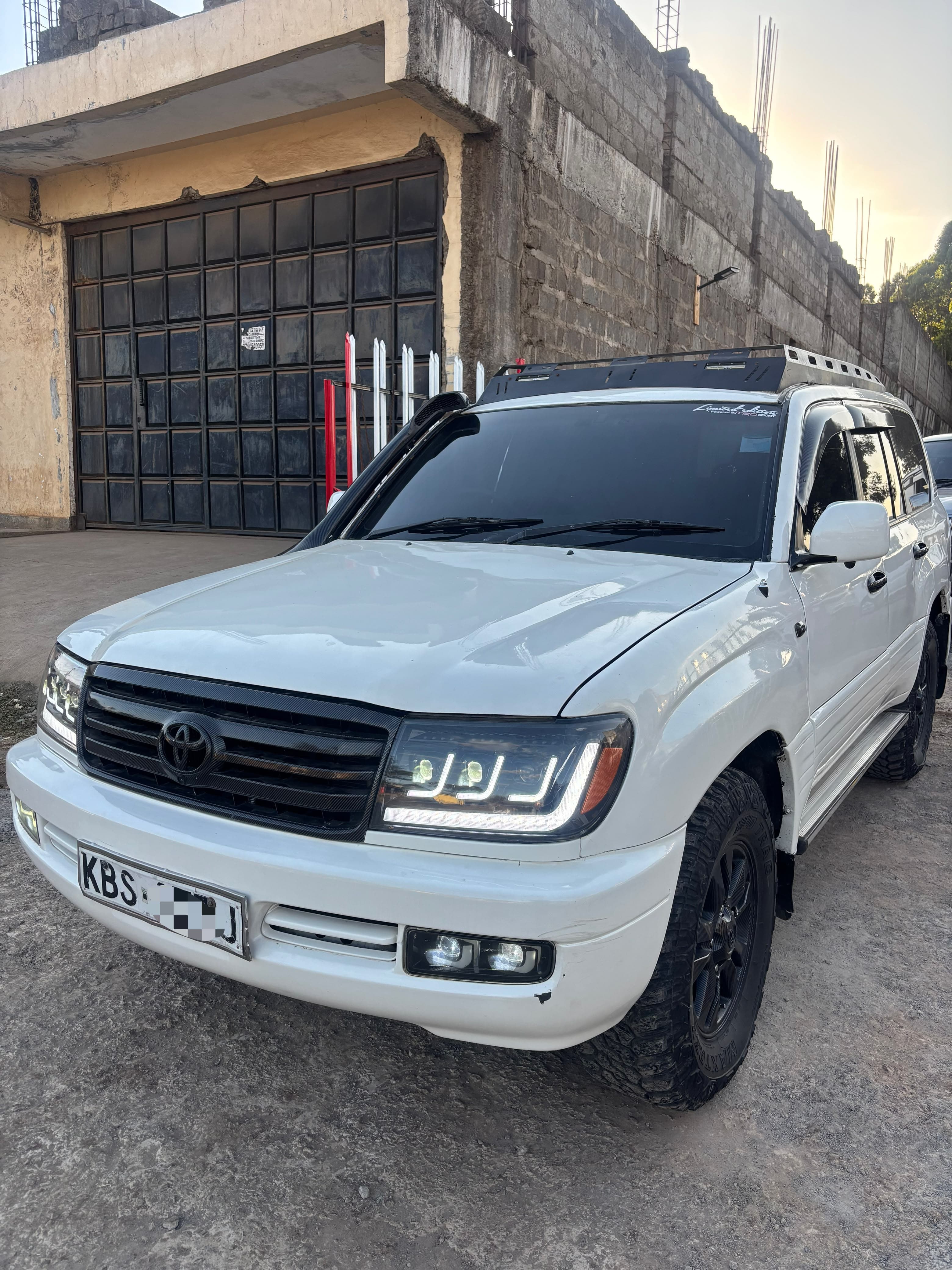 2001 Toyota LAND CRUISER 100 SERIES