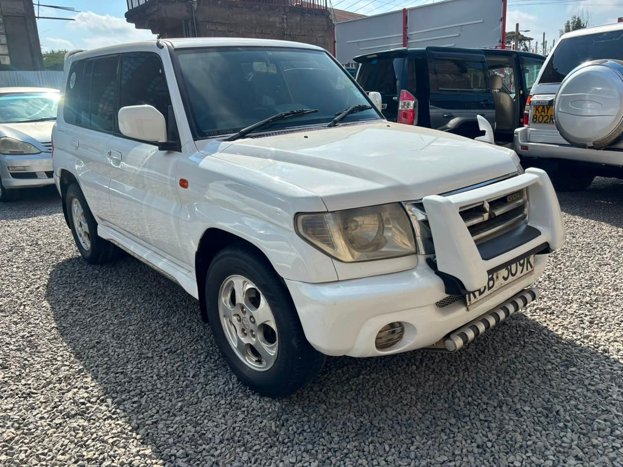 2000 Mitsubishi Pajero iO